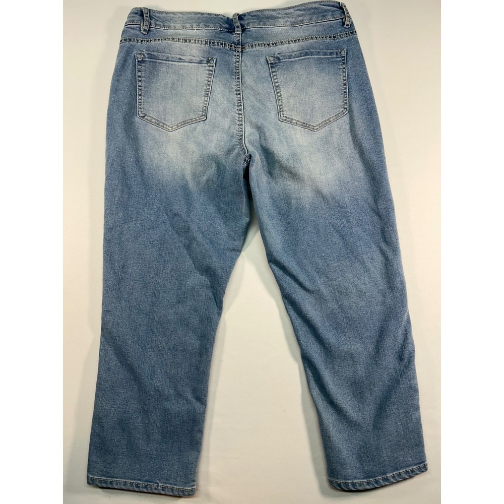 Code Bleu Women Light Wash Straight Leg Crop Jeans Button Hem Size 12 - Picture 6 of 7